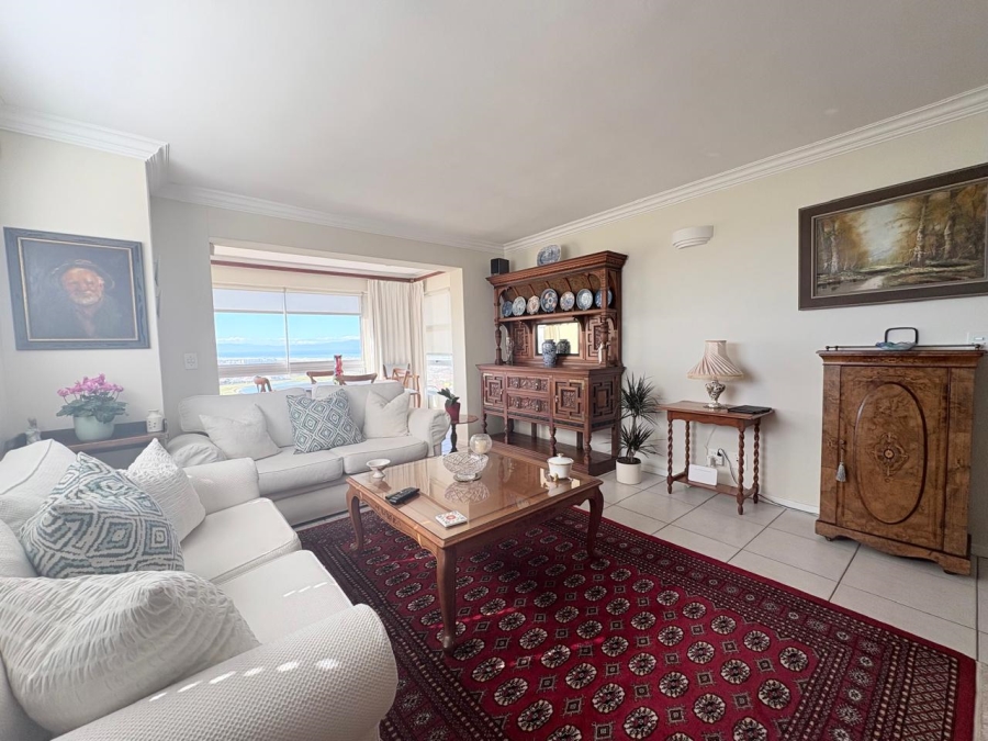To Let 3 Bedroom Property for Rent in Muizenberg Western Cape